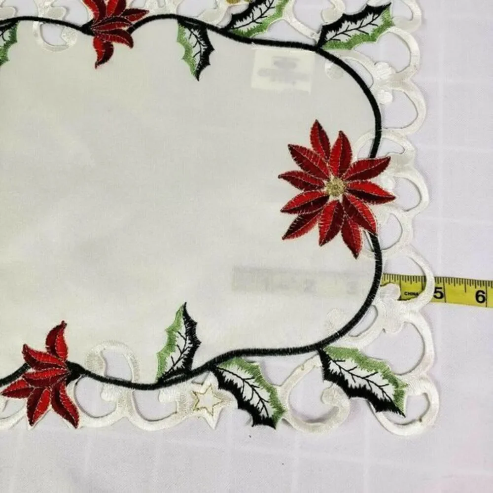 Embroidered placemats for christmas table x 4 pieces 17 x 11 inch Red Green Beis
